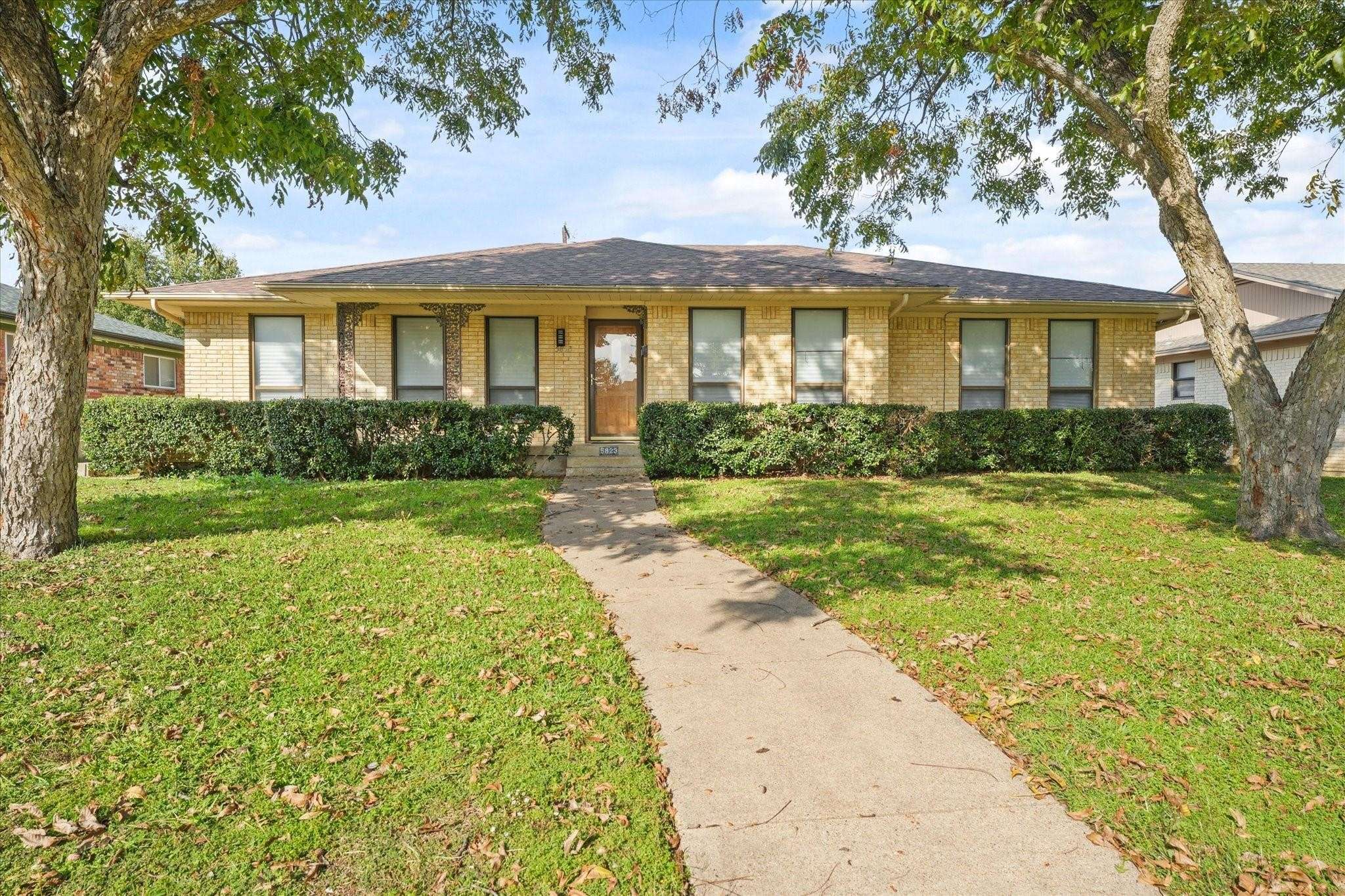 5823 Marview LN, Dallas, TX 75227