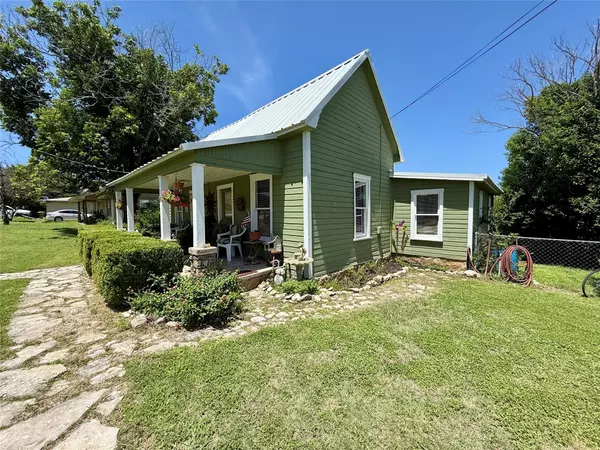 Hico, TX 76457,713 N Mesquite ST