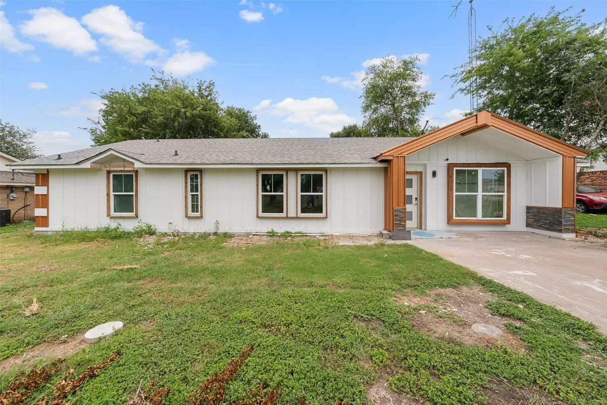 Eddy, TX 76524,823 W 3rd ST