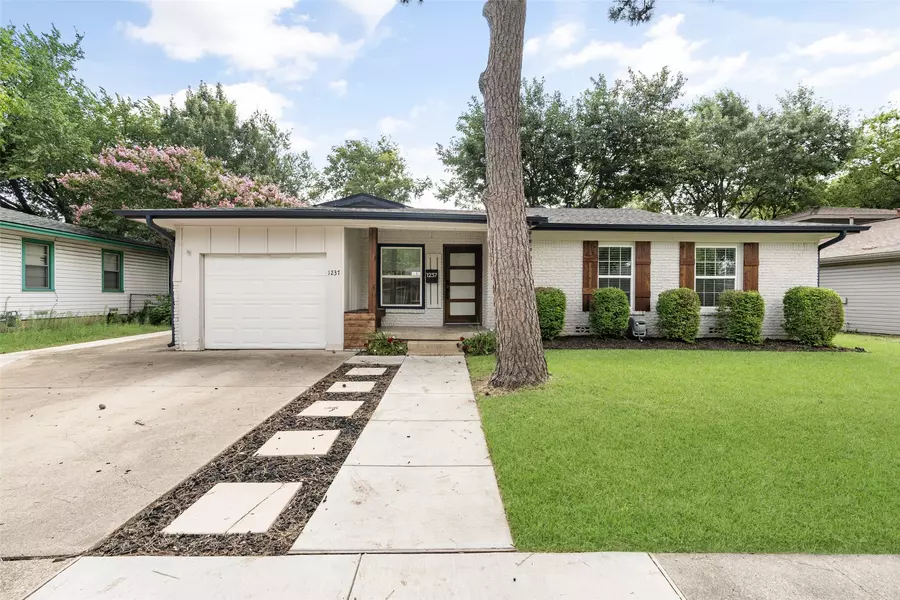 1237 Valley Vista DR, Grapevine, TX 76051