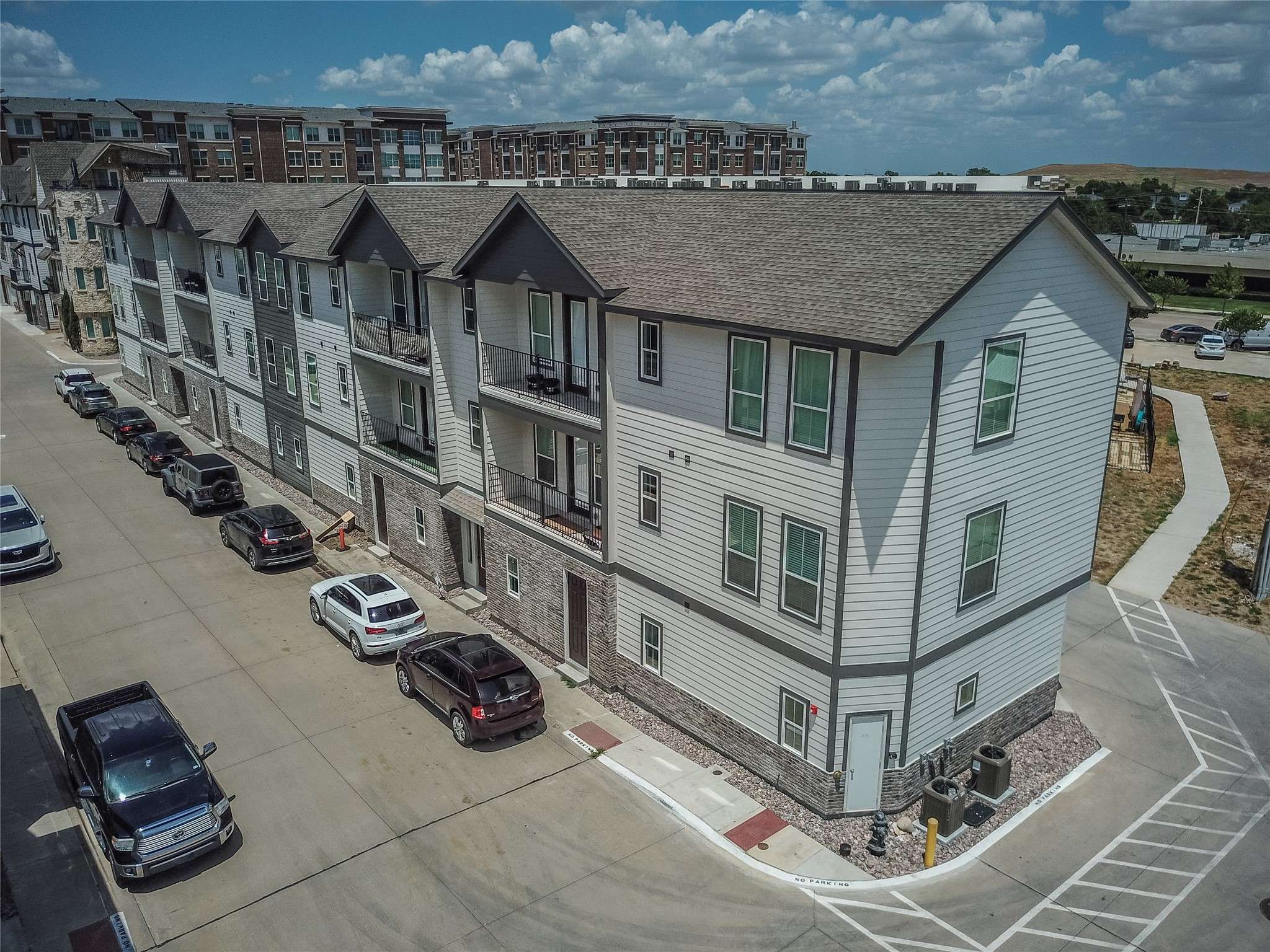 206 S Village WAY, Lewisville, TX 75067