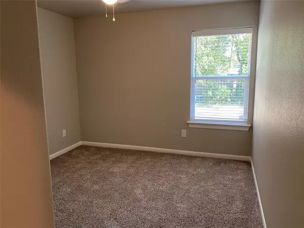 Sherman, TX 75090,910 N Throckmorton #910