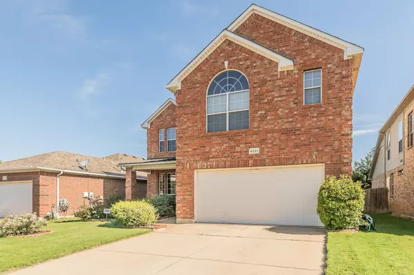 4021 Petersburg DR, Fort Worth, TX 76244