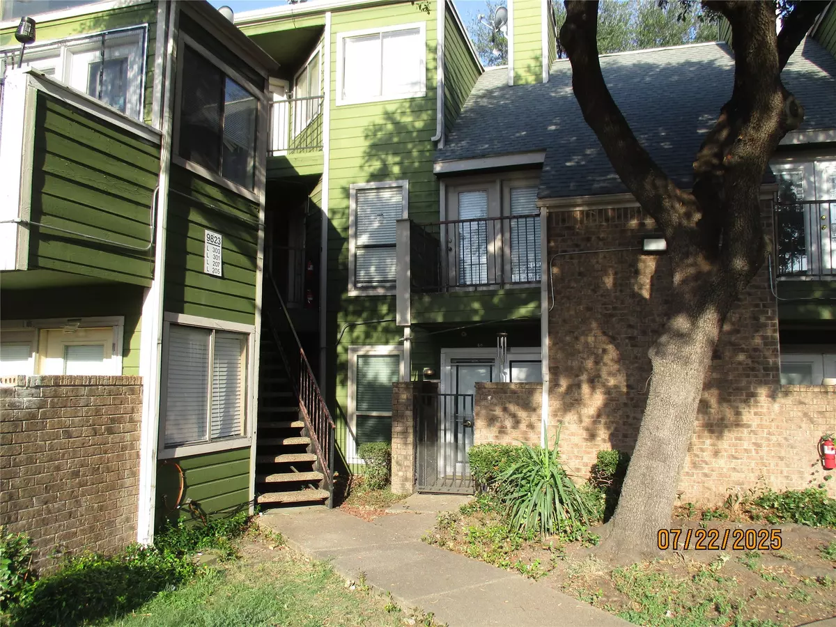 Dallas, TX 75243,9823 Walnut ST #207