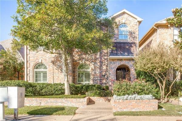 5927 Lindenshire LN, Dallas, TX 75230