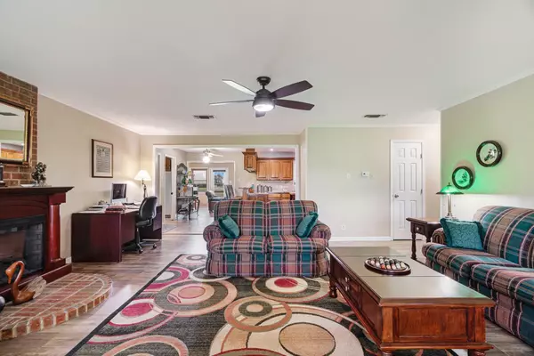 Sumner, TX 75486,6951 Farm Road 1499