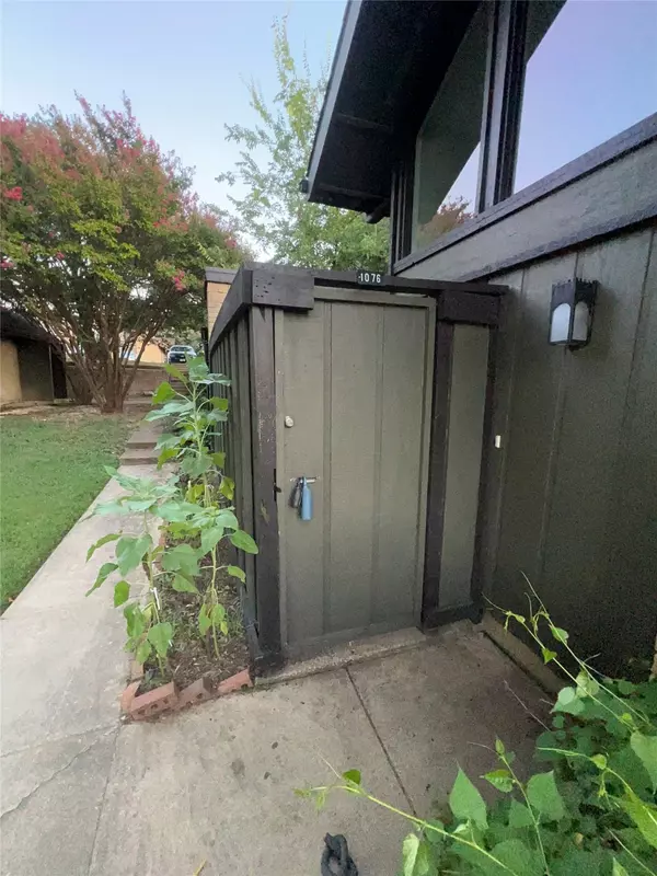 Dallas, TX 75236,4637 Country Creek DR #1076
