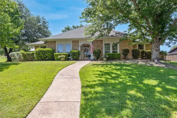 7761 Skylake DR, Fort Worth, TX 76179