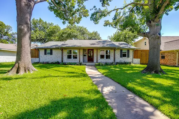 428 Summit DR, Richardson, TX 75081