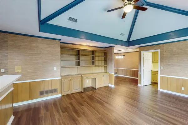 Irving, TX 75063,7504 SUMMITVIEW DR
