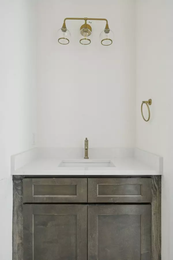 Justin, TX 76247,711 Hummingbird LN