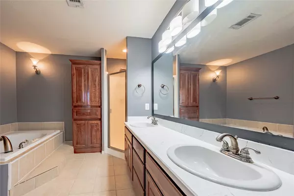 Gun Barrel City, TX 75156,333 Windjammer RD