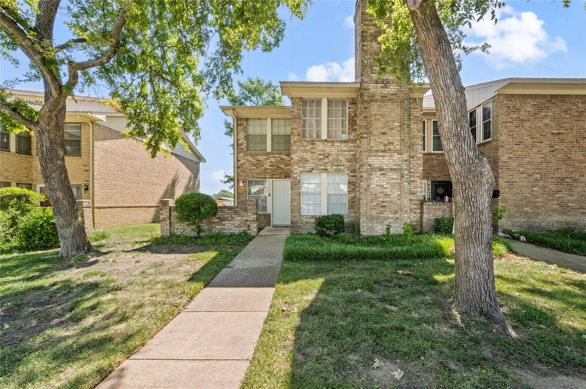 Richardson, TX 75081,525 Towne House LN