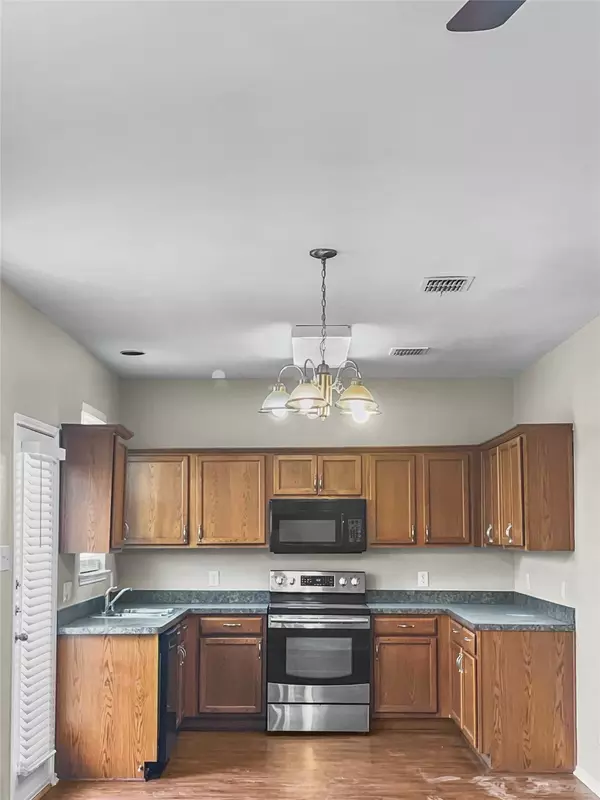 Forney, TX 75126,213 Long Prairie DR