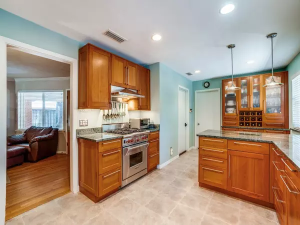 Dallas, TX 75214,6256 Saratoga CIR