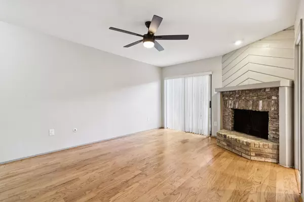 Dallas, TX 75254,5626 Preston Oaks #45C
