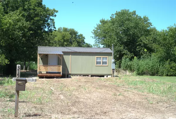 315 N Falls ST, Mart, TX 76664
