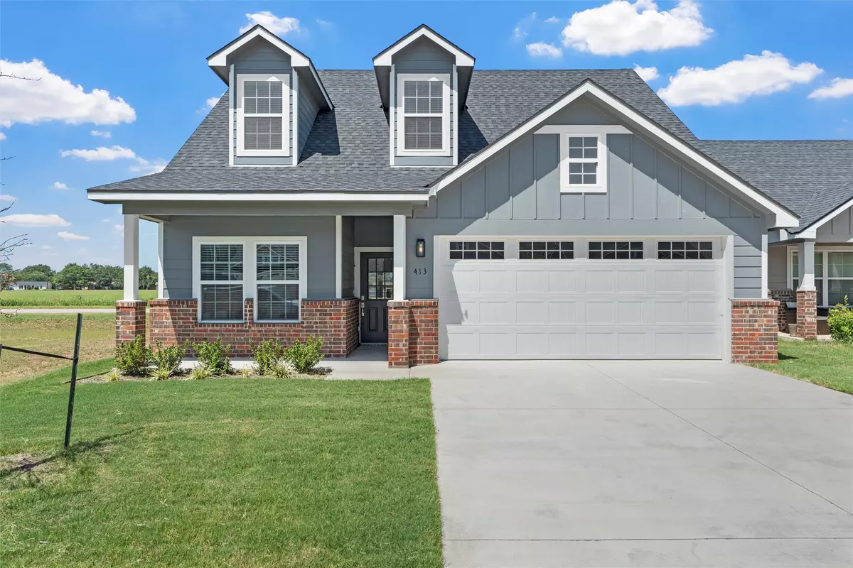 Mcgregor, TX 76657,413 Travis DR
