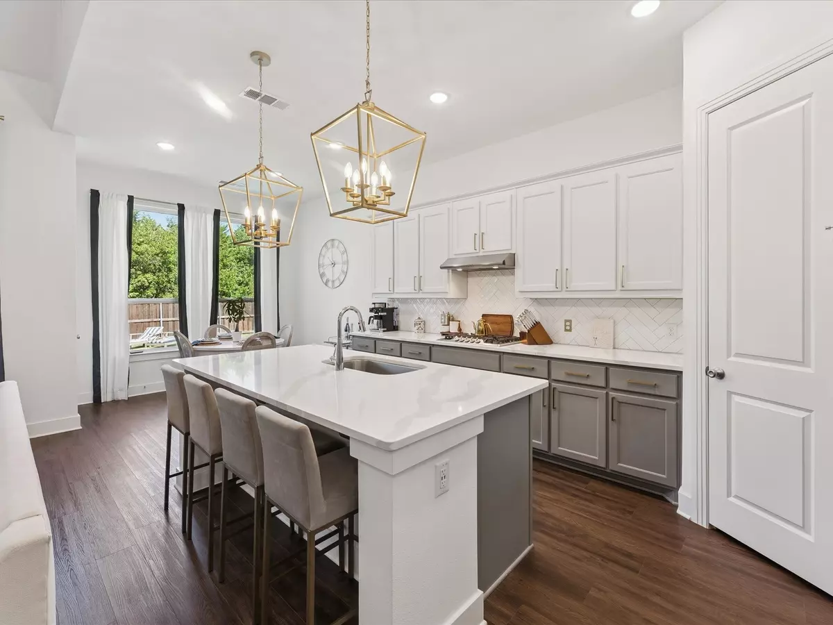 Mclendon Chisholm, TX 75032,1868 Moscatel LN