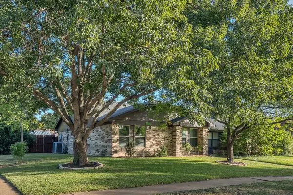 2201 Ember Lee DR, Garland, TX 75040