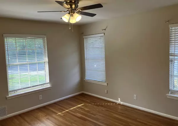 Dallas, TX 75214,6618 E Mockingbird LN