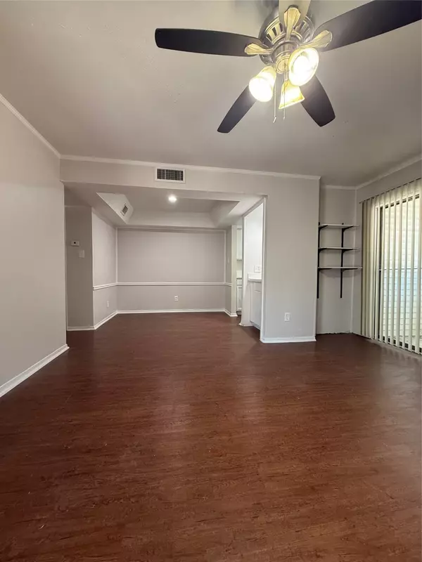 7431 Holly Hill DR #110, Dallas, TX 75231