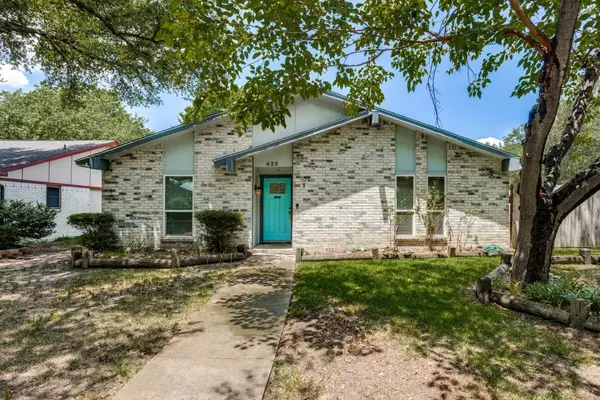425 Solitude DR, Garland, TX 75043