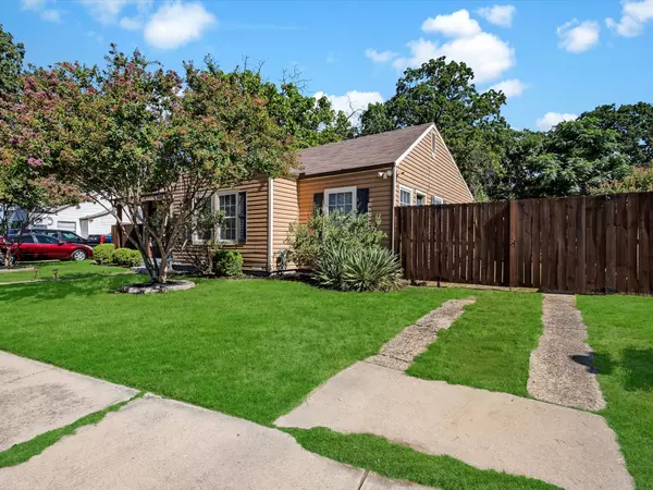 Fort Worth, TX 76111,2745 Honeysuckle AVE