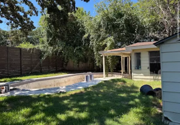 7105 Briardale DR, North Richland Hills, TX 76182