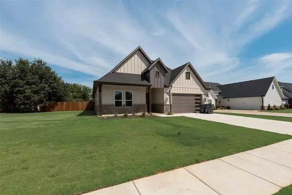 1823 Meadowview, Canton, TX 75103