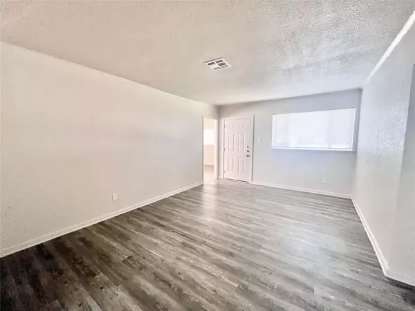 Grand Prairie, TX 75052,713 Cindy LN