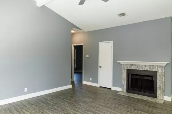 Desoto, TX 75115,1129 Sandalwood LN