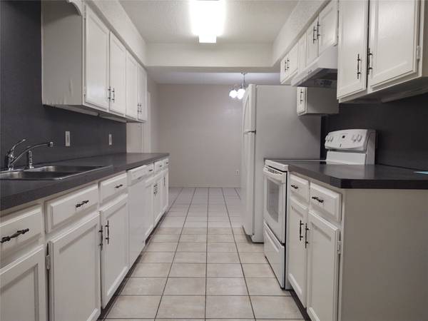 703 E Shady Grove RD, Irving, TX 75060