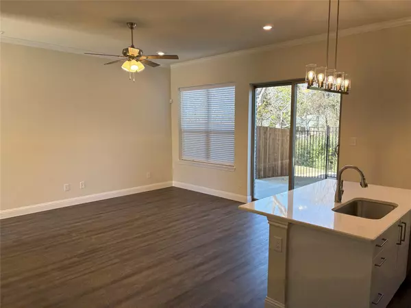Dallas, TX 75227,6353 Mason CT