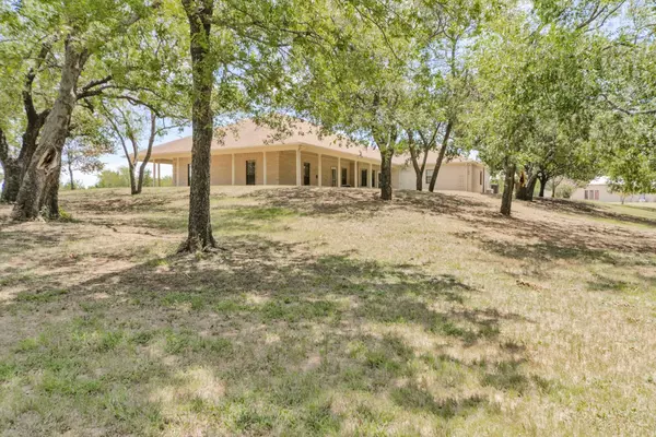 547 FM 677 N, St Jo, TX 76265