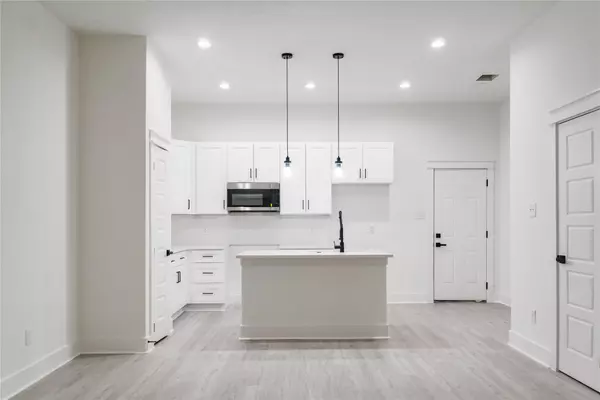 Dallas, TX 75210,2658 Sutton ST