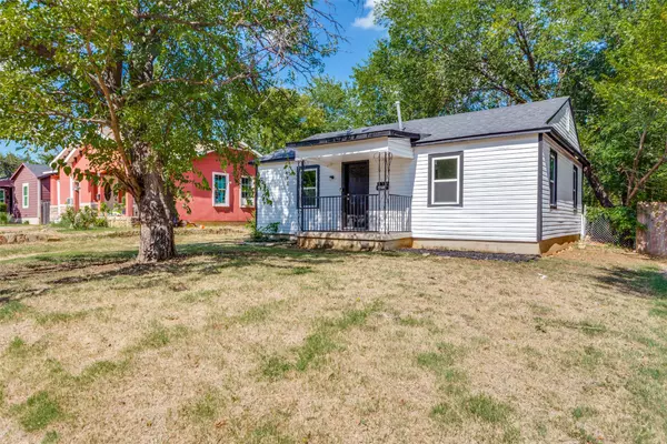 2013 Daniel ST,  Fort Worth,  TX 76104