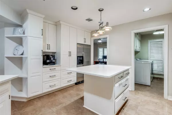 Dallas, TX 75248,6809 Vineridge DR
