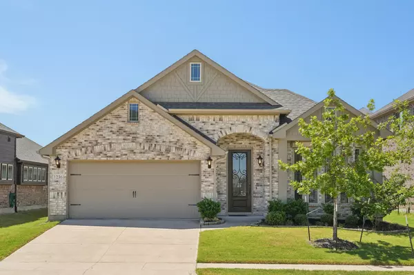 1236 Arrowwood DR, Aubrey, TX 76227