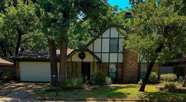 1606 W 2nd ST, Arlington, TX 76013