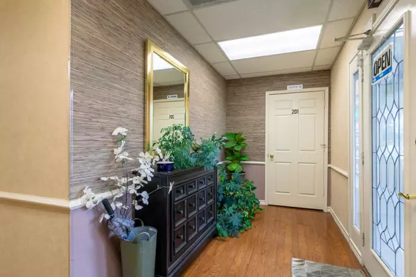 Arlington, TX 76016,2335 W Green Oaks BLVD #B