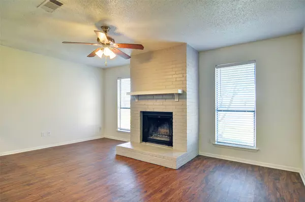 Fort Worth, TX 76133,6815 W Cleburne RD