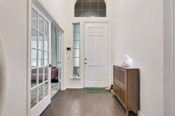 Irving, TX 75063,8609 Old Oak DR