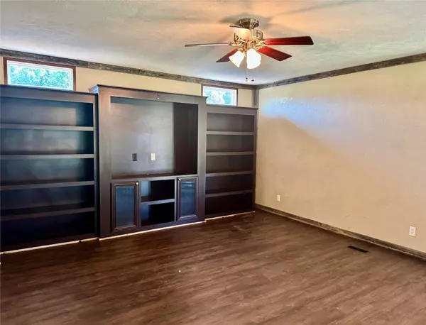 Reno, TX 76020,934 Tiffany ST