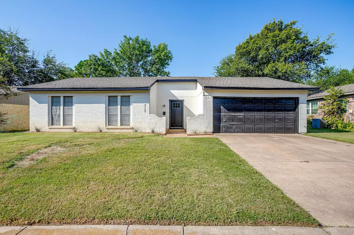 Burleson, TX 76028,317 NW Suzanne TER
