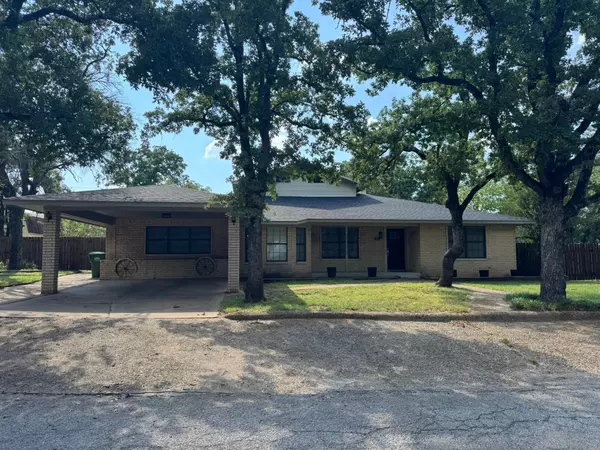 Mineral Wells, TX 76067,703 San Jacinto ST