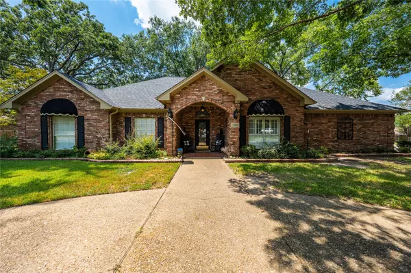1108 Lonnie DR, Athens, TX 75751