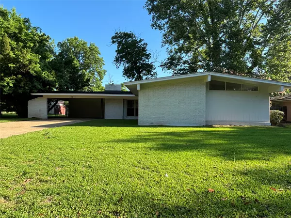 2403 Arlington PL, Bossier City, LA 71111