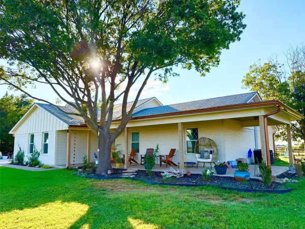 1132 Old Crawford RD, Crawford, TX 76638