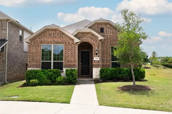 734 Village Green DR, Argyle, TX 76226